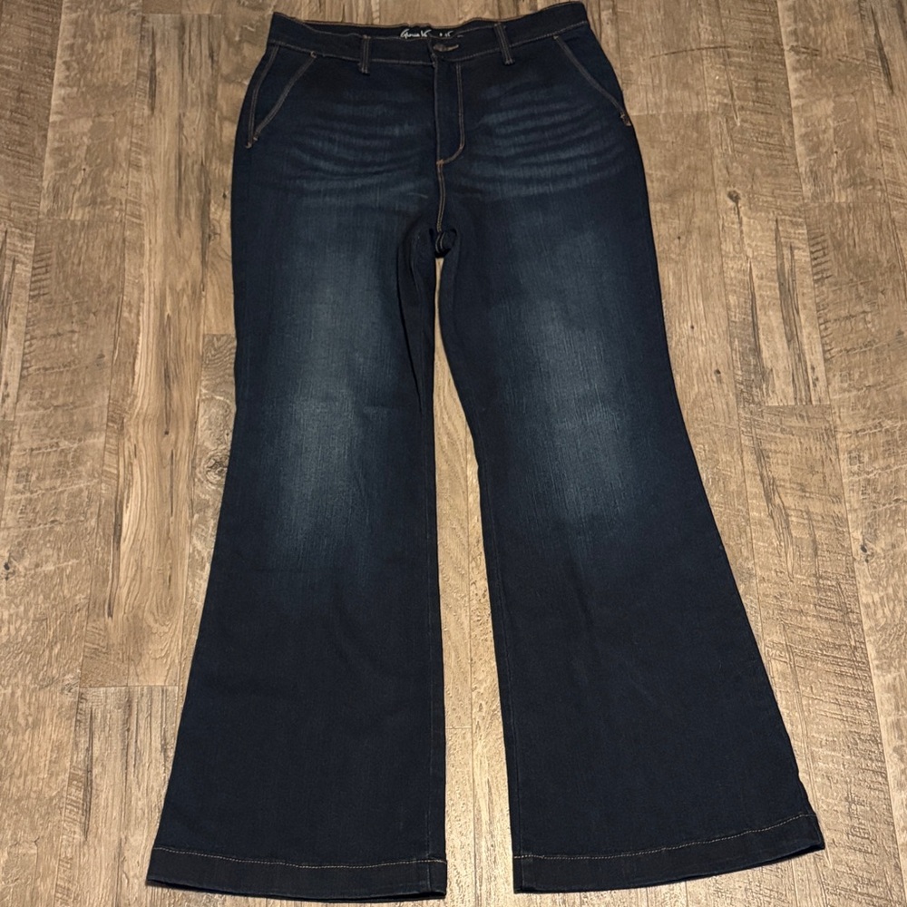 Gloria Vanderbilt โAll-Around Slimming Effectโ Dark Blue Flare Jeans - Size 12